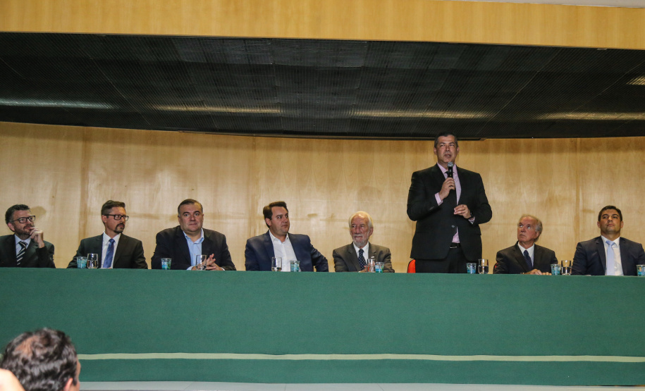 O governador Carlos Massa Ratinho Junior lança o aplicativo Paraná Serviços no Auditório Mário Lobo em Curitiba nesta segunda-feira (18). Trata-se de uma solução inovadora do Governo do Paraná que facilitará a intermediação entre o contratante e o prestador autônomo de serviços. Curitiba, 15/03/2019 - Foto: Geraldo Bubniak/ANPr