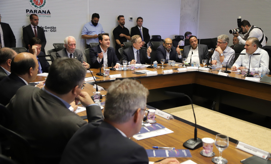 Governador Carlos Massa Ratinho Júnior coordena reunião com o secretariado  -  Curitiba, 19/03/2019  -  Foto: José Fernando Ogura/ANPr