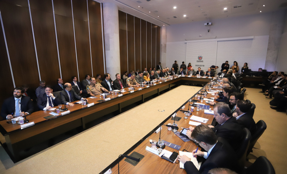 Governador Carlos Massa Ratinho Júnior coordena reunião com o secretariado  -  Curitiba, 19/03/2019  -  Foto: Rodrigo Félix Leal/ANPr