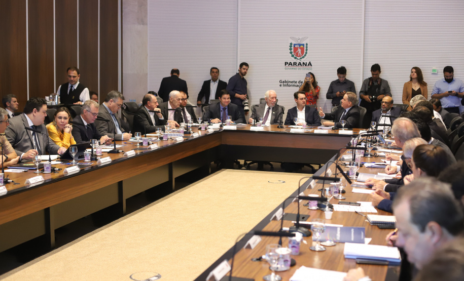 Governador Carlos Massa Ratinho Júnior coordena reunião com o secretariado  -  Curitiba, 19/03/2019  -  Foto: Rodrigo Félix Leal/ANPr