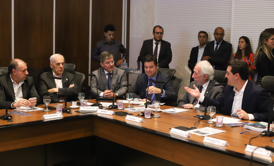 Governador Carlos Massa Ratinho Júnior coordena reunião com o secretariado  -  Curitiba, 19/03/2019  -  Foto: Rodrigo Félix Leal/ANPr