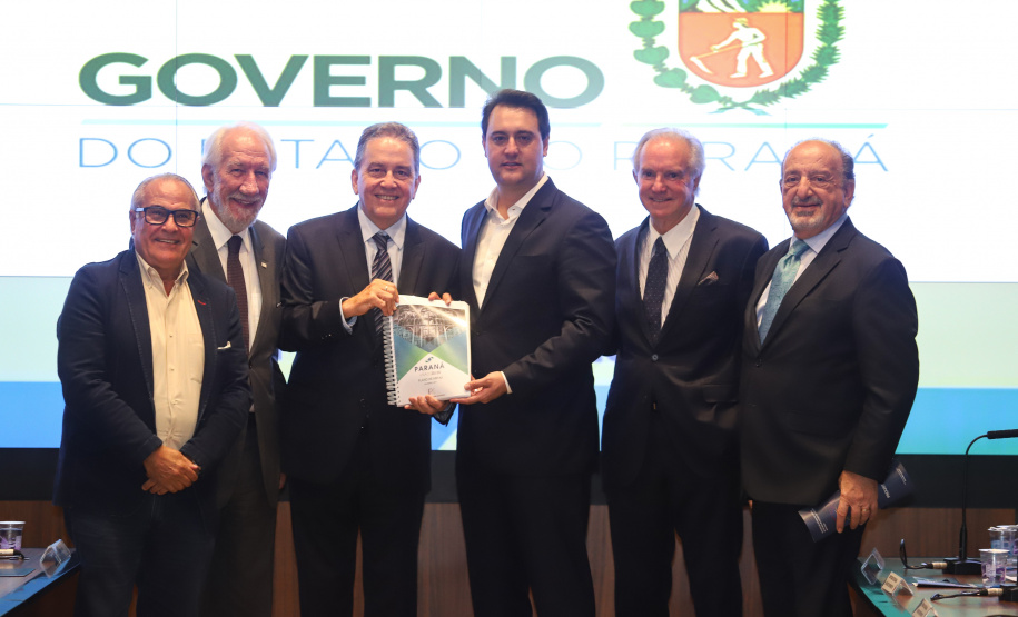 Governador Carlos Massa Ratinho Júnior coordena reunião com o secretariado  -  Curitiba, 19/03/2019  -  Foto: Rodrigo Félix Leal/ANPr