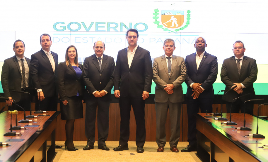 Governador Carlos Massa Ratinho Junior durante reunião com o secretário Nacional de Segurança Pública, general Guilherme Theóphilo e o secretário estadual da Segurança Pública e Administração Penitenciária, general Luiz Felipe Carbonell - Curitiba, 19/03/2019 - Foto: Rodrigo Félix Leal/ANPr
