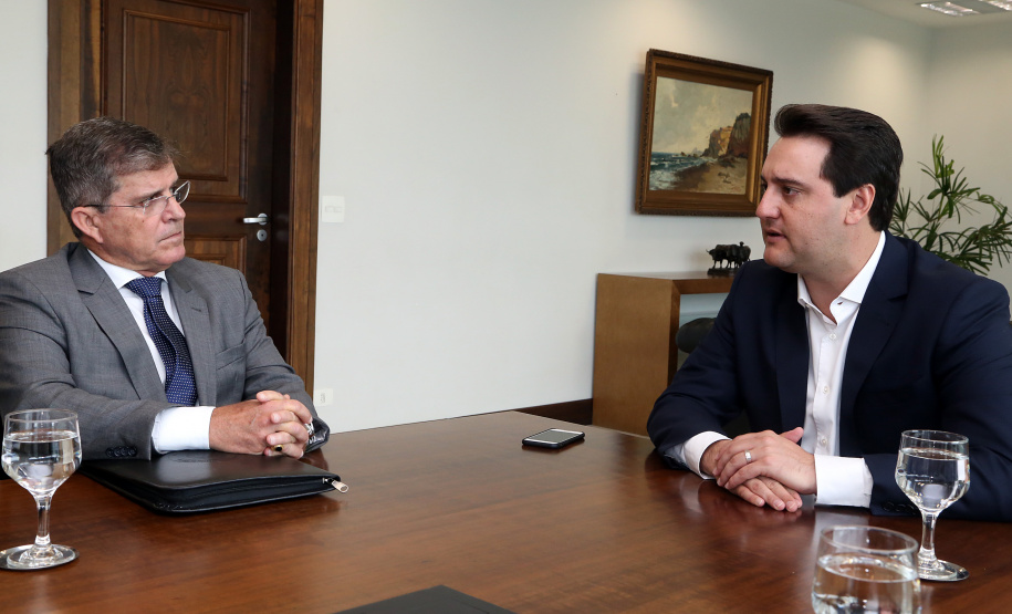 Governador Carlos Massa Ratinho Junior durante reunião com o secretário Nacional de Segurança Pública, general Guilherme Theóphilo e o secretário estadual da Segurança Pública e Administração Penitenciária, general Luiz Felipe Carbonell - Curitiba, 19/03/2019 - Foto Gilson Abreu/ANPr