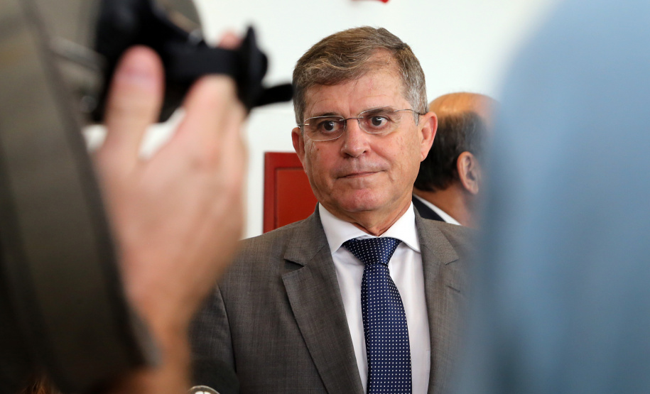 Governador Carlos Massa Ratinho Junior durante reunião com o secretário Nacional de Segurança Pública, general Guilherme Theóphilo e o secretário estadual da Segurança Pública e Administração Penitenciária, general Luiz Felipe Carbonell - Curitiba, 19/03/2019 - Foto Gilson Abreu/ANPr