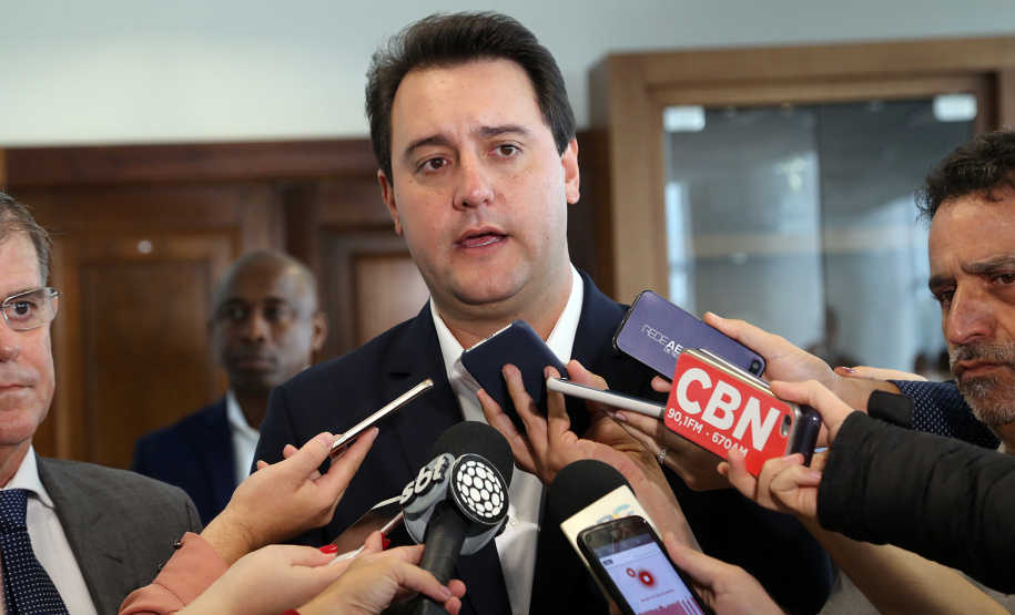 Governador Carlos Massa Ratinho Junior durante reunião com o secretário Nacional de Segurança Pública, general Guilherme Theóphilo e o secretário estadual da Segurança Pública e Administração Penitenciária, general Luiz Felipe Carbonell - Curitiba, 19/03/2019 - Foto Gilson Abreu/ANPr