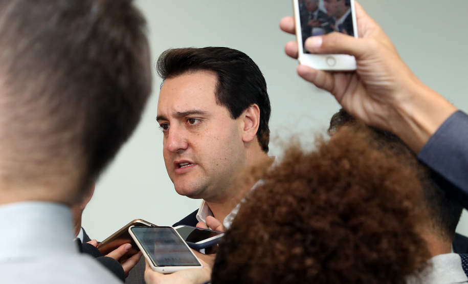 Governador Carlos Massa Ratinho Junior durante reunião com o secretário Nacional de Segurança Pública, general Guilherme Theóphilo e o secretário estadual da Segurança Pública e Administração Penitenciária, general Luiz Felipe Carbonell - Curitiba, 19/03/2019 - Foto Gilson Abreu/ANPr