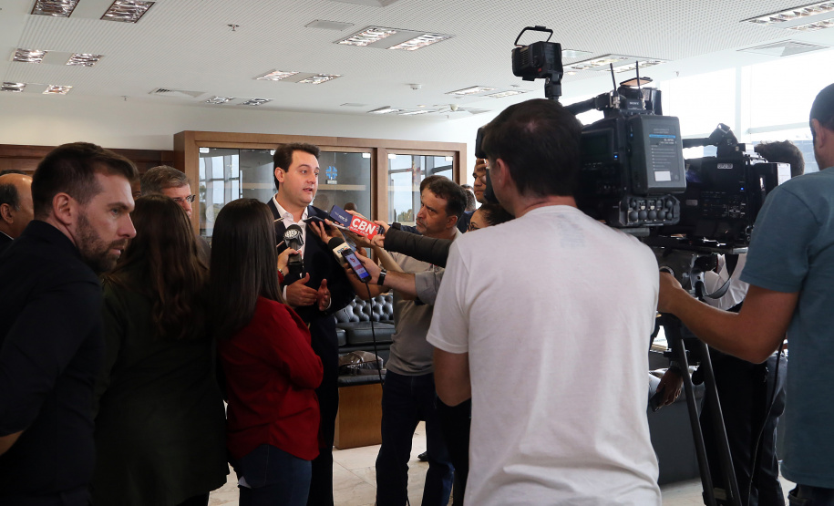 Governador Carlos Massa Ratinho Junior durante reunião com o secretário Nacional de Segurança Pública, general Guilherme Theóphilo e o secretário estadual da Segurança Pública e Administração Penitenciária, general Luiz Felipe Carbonell - Curitiba, 19/03/2019 - Foto Gilson Abreu/ANPr