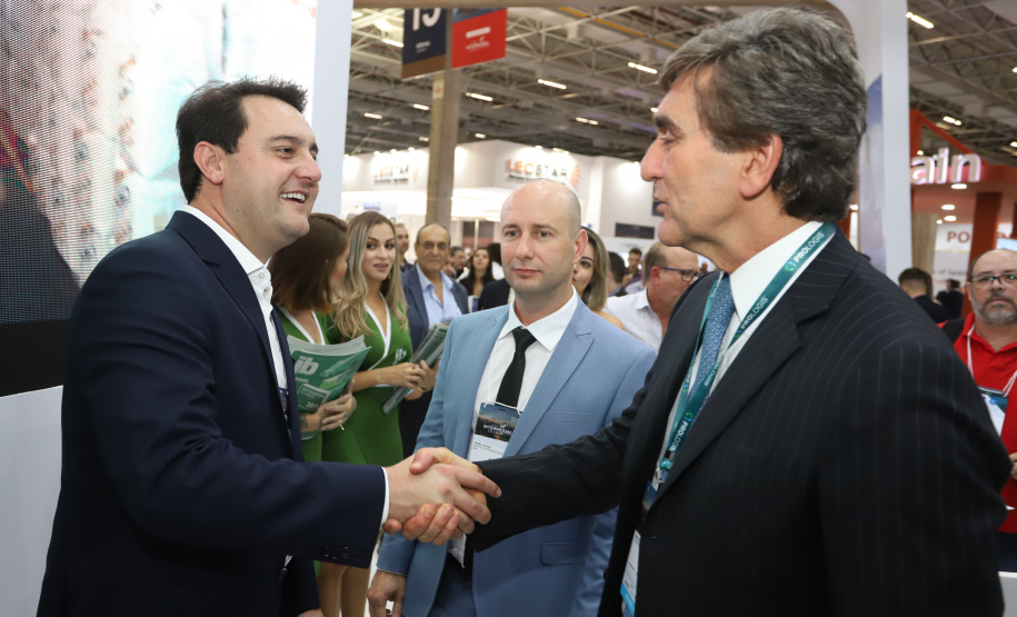 O governador Carlos Massa Ratinho Júnior esteve nesta terça-feira (19) na Intermodal South America 2019, maior feira do setor de logística e comércio exterior da América Latina, onde o Estado está presente com um estande dos Portos do Paraná. - São Paulo, 19/03/2019 - Foto: Rodrigo Félix Leal/ANPr