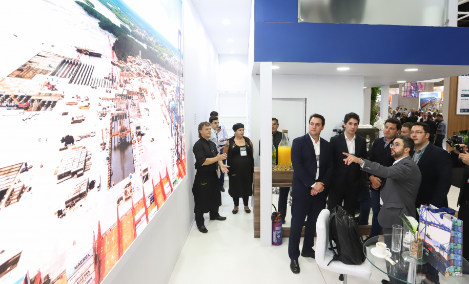 O governador Carlos Massa Ratinho Júnior esteve nesta terça-feira (19) na Intermodal South America 2019, maior feira do setor de logística e comércio exterior da América Latina, onde o Estado está presente com um estande dos Portos do Paraná. - São Paulo, 19/03/2019 - Foto: Rodrigo Félix Leal/ANPr