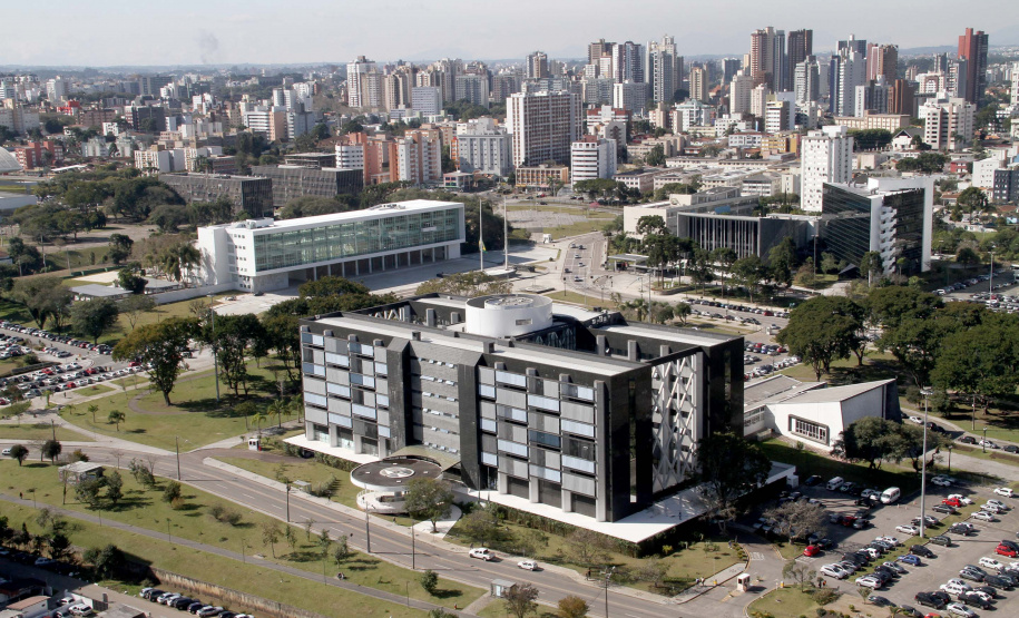 O Governo do Estado encaminhou nesta quarta-feira (20) para a Assembleia Legislativa o substitutivo geral do projeto de lei da Reforma Administrativa, que redesenha a estrutura organizacional da Administração Direta. Foto: Arnaldo Alves/ANPr