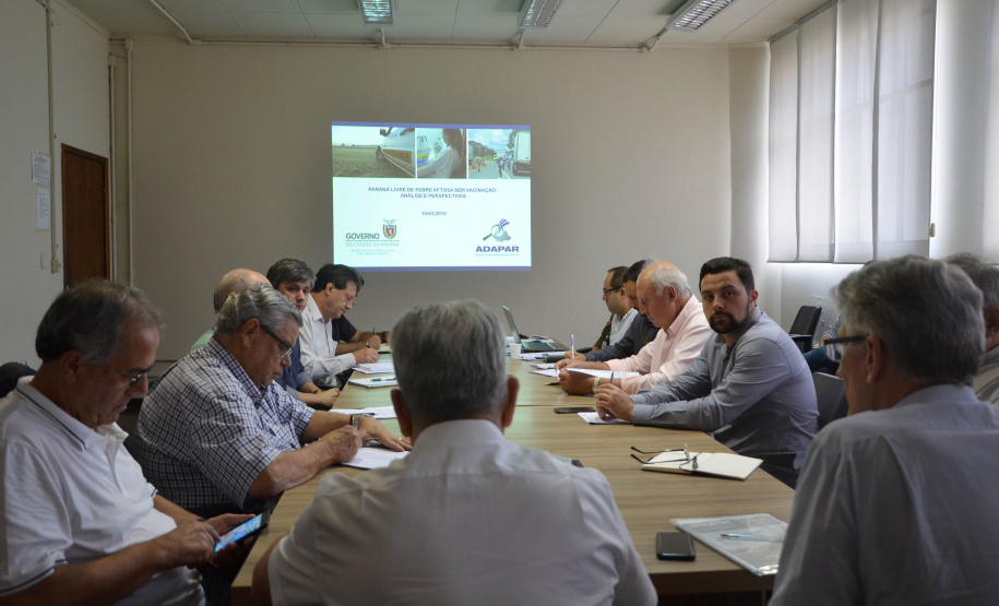 Uma análise sobre o status de Área Livre de Febre Aftosa Sem Vacinação foi apresentada na terça-feira (19) ao secretário estadual da Agricultura e do Abastecimento, Norberto Ortigara, e lideranças do agronegócio paranaense.  -  Curitiba, 20/03/2019  -  Foto: Divulgação SEAB