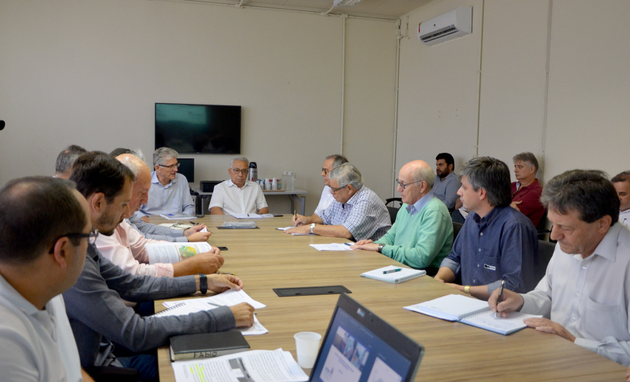 Uma análise sobre o status de Área Livre de Febre Aftosa Sem Vacinação foi apresentada na terça-feira (19) ao secretário estadual da Agricultura e do Abastecimento, Norberto Ortigara, e lideranças do agronegócio paranaense.  -  Curitiba, 20/03/2019  -  Foto: Divulgação SEAB