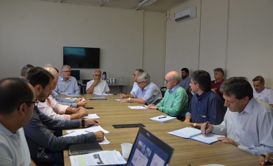 Uma análise sobre o status de Área Livre de Febre Aftosa Sem Vacinação foi apresentada na terça-feira (19) ao secretário estadual da Agricultura e do Abastecimento, Norberto Ortigara, e lideranças do agronegócio paranaense.  -  Curitiba, 20/03/2019  -  Foto: Divulgação SEAB