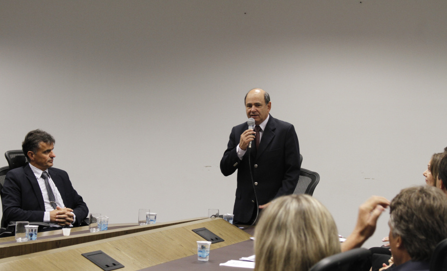 O secretário da Segurança Pública e Administração Penitenciária do Paraná, Luiz Felipe Carbonell, participou nesta quarta-feira (20) da solenidade de posse do novo presidente e dos novos conselheiros dos Conselho Estadual de Políticas Públicas sobre Drogas (Conesd) para o biênio 2019-2021.A cerimônia ocorreu na sede da secretaria, no Centro Cívico, em Curitiba.  -  Curitiba, 20/03/2019  -  Foto: Divulgação SESP