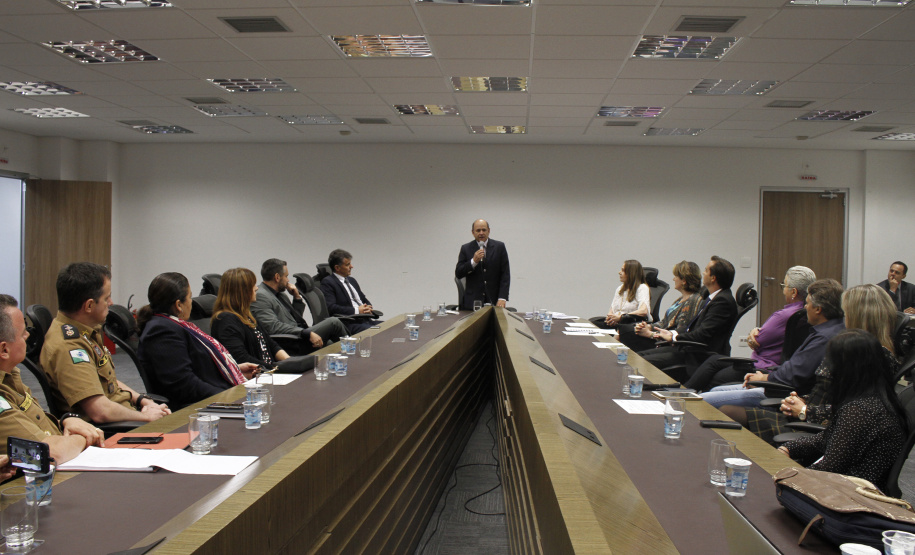 O secretário da Segurança Pública e Administração Penitenciária do Paraná, Luiz Felipe Carbonell, participou nesta quarta-feira (20) da solenidade de posse do novo presidente e dos novos conselheiros dos Conselho Estadual de Políticas Públicas sobre Drogas (Conesd) para o biênio 2019-2021.A cerimônia ocorreu na sede da secretaria, no Centro Cívico, em Curitiba.  -  Curitiba, 20/03/2019  -  Foto: Divulgação SESP