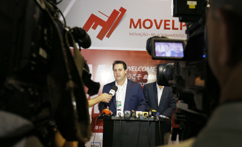 O governador Carlos Massa Ratinho Junior esteve nesta quarta-feira (20) na 12ª edição da Movelpar– Feira de Móveis do Paraná, em Arapongas, Norte do Estado, e destacou a importância da indústria moveleira para a economia paranaense. - Arapongas, 20/03/2019 - Foto: Arnaldo Alves/ANPr