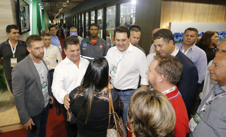 O governador Carlos Massa Ratinho Junior esteve nesta quarta-feira (20) na 12ª edição da Movelpar? Feira de Móveis do Paraná, em Arapongas, Norte do Estado, e destacou a importância da indústria moveleira para a economia paranaense. - Arapongas, 20/03/2019 - Foto: Arnaldo Alves/ANPr