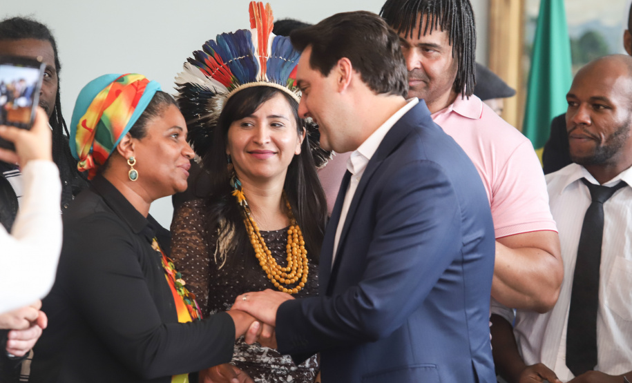 Governador Carlos Massa Ratinho Junior sanciona a lei que institui o Dia Estadual de Luta pela Eliminação da Discriminação Racial. A Lei define que a data será celebrada anualmente em 21 de março. - Curitiba, 21/03/2019 - Foto: Rodrigo Félix Leal/ANPr