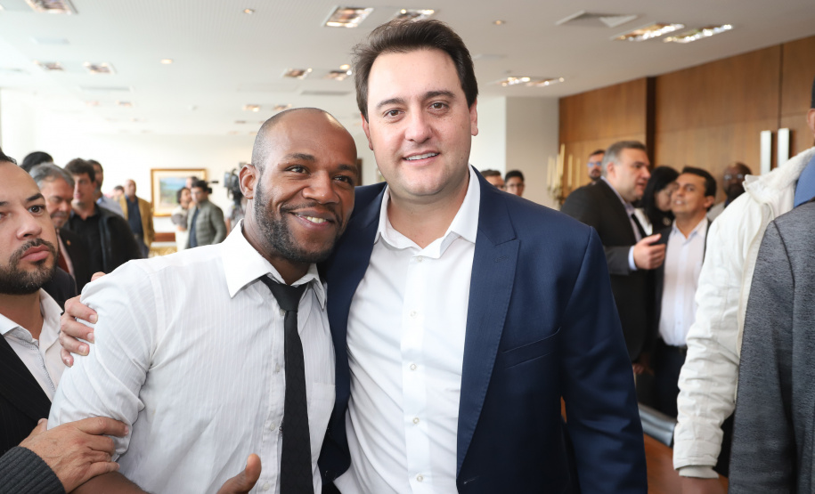 Governador Carlos Massa Ratinho Junior sanciona a lei que institui o Dia Estadual de Luta pela Eliminação da Discriminação Racial. A Lei define que a data será celebrada anualmente em 21 de março. - Curitiba, 21/03/2019 - Foto: Rodrigo Félix Leal/ANPr