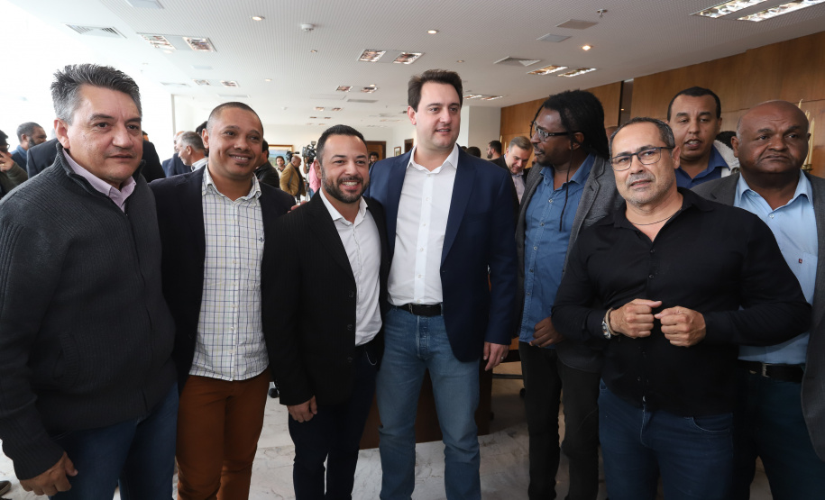 Governador Carlos Massa Ratinho Junior sanciona a lei que institui o Dia Estadual de Luta pela Eliminação da Discriminação Racial. A Lei define que a data será celebrada anualmente em 21 de março. - Curitiba, 21/03/2019 - Foto: Rodrigo Félix Leal/ANPr