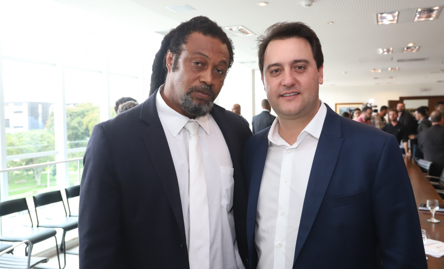 Governador Carlos Massa Ratinho Junior sanciona a lei que institui o Dia Estadual de Luta pela Eliminação da Discriminação Racial. A Lei define que a data será celebrada anualmente em 21 de março. - Curitiba, 21/03/2019 - Foto: Rodrigo Félix Leal/ANPr