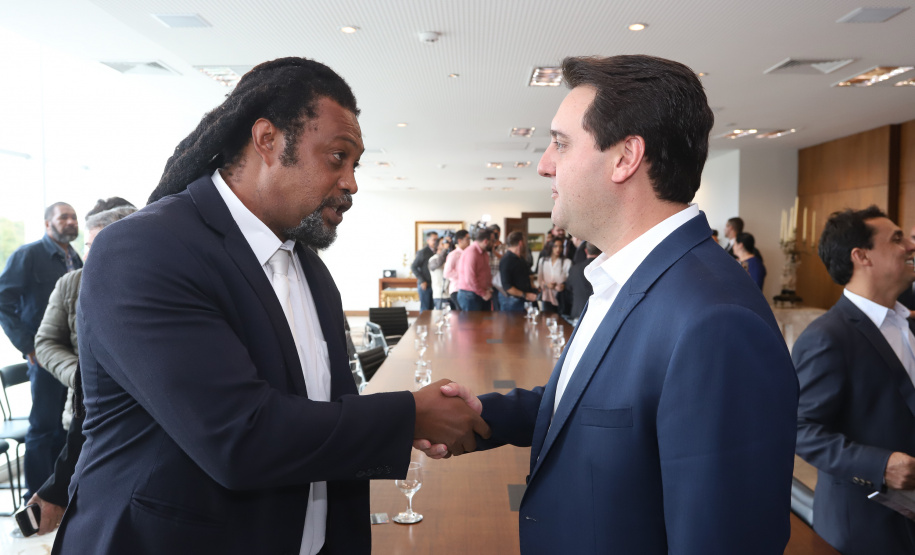 Governador Carlos Massa Ratinho Junior sanciona a lei que institui o Dia Estadual de Luta pela Eliminação da Discriminação Racial. A Lei define que a data será celebrada anualmente em 21 de março. - Curitiba, 21/03/2019 - Foto: Rodrigo Félix Leal/ANPr