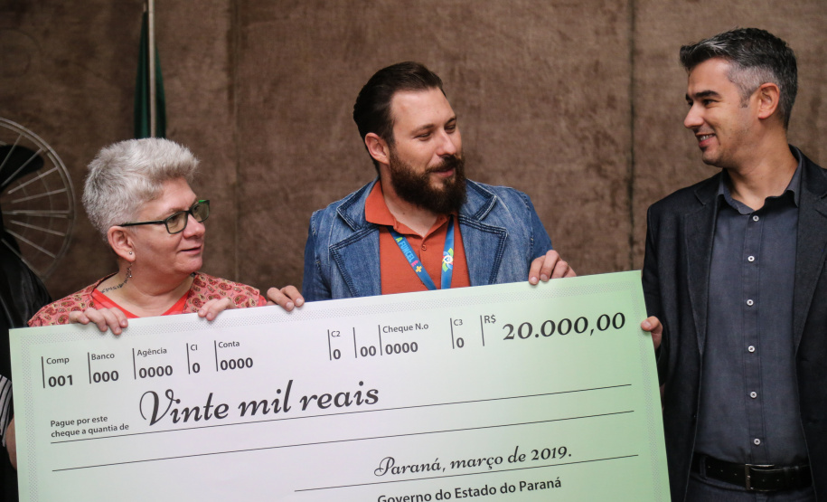 O Governo do Estado entrega os três principais prêmios do sorteio de fevereiro do programa Nota Paraná. A solenidade de premiação acontece na Secretaria de Estado da Fazenda, em Curitiba nesta quinta-feira (21). Curitiba, 21/03/2019 - Foto: Geraldo Bubniak/ANPr