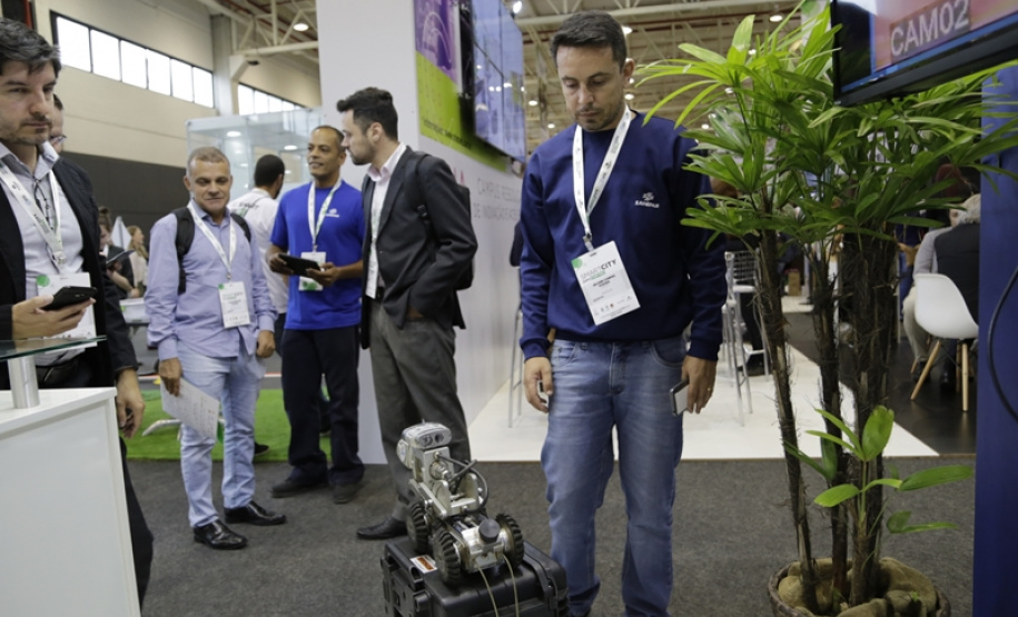 A Sanepar apresenta seus projetos de pesquisa no Congresso Mundial Smart City, em Curitiba, nesta quinta e sexta-feira (21 e 22/3). No estande da Companhia de Saneamento do Paraná os participantes podem conhecer as tecnologias aplicadas em campo pela empresa.  -  Curitiba, 21/03/2019  -  Foto: Divulgação Sanepar