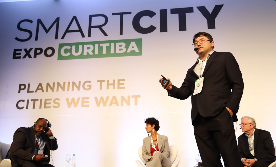Superintendente de Smart Grid e Projetos Especiais da Copel, Julio Omori, durante apresentação no congresso da Smart City Expo. -  Curitiba, 21/03/2019  -  Foto: Daniela Catisti/Copel