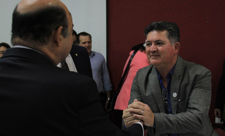 O secretário estadual do Desenvolvimento Urbano, João Carlos Ortega, empossou nesta quinta-feira (21) o secretário-executivo do Conselho Estadual das Cidades (ConCidades), Orlando Bonette. Foto: SEDU