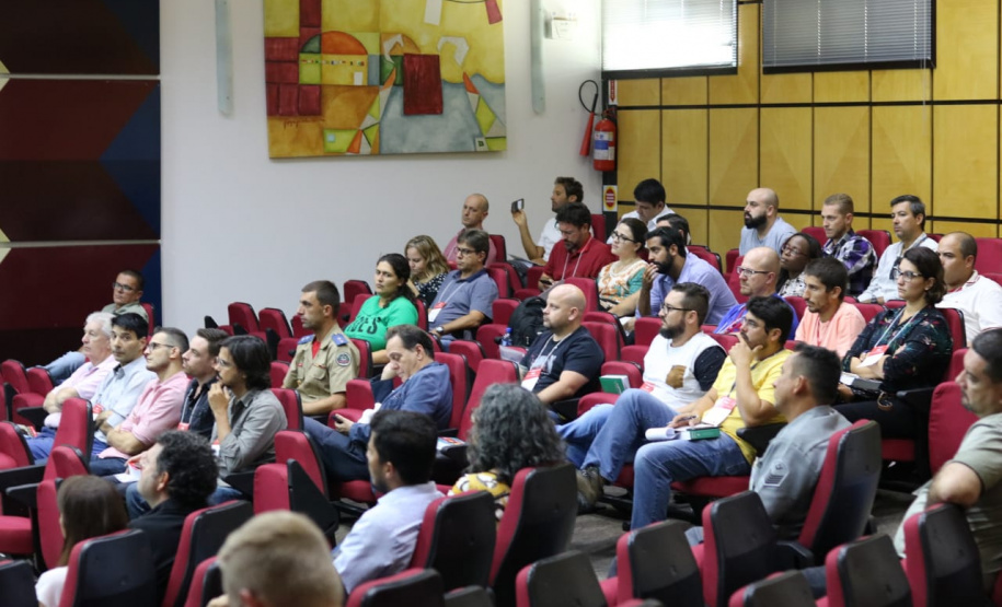 A equipe da Diretoria de Meio Ambiente da Administração dos Portos do Paraná participa, no Porto de Itajaí, em Santa Catarina, do 25º Cooperaportos. O evento termina hoje (22/03), e os profissionais voltam ao Estado com a proposta de que o Porto de Paranaguá sedie a próxima edição do evento, por ser referência nacional em gestão ambiental portuária. - Foto: Paulo Pereira/ Grupo Ambipar