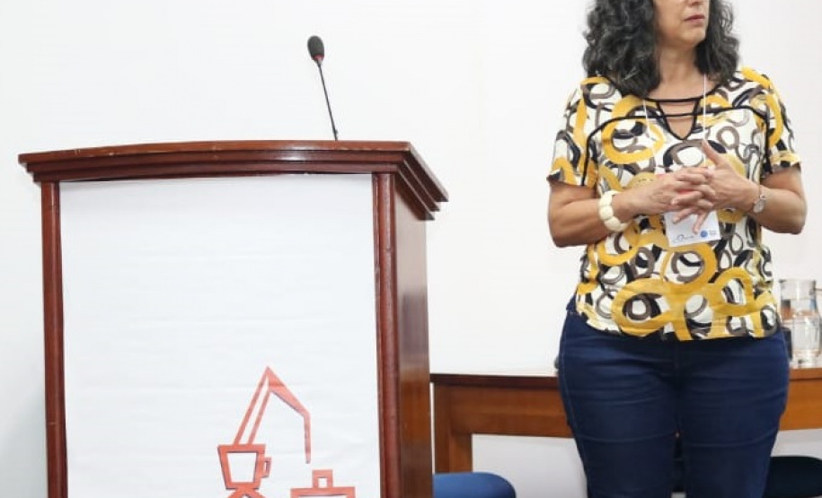 A equipe da Diretoria de Meio Ambiente da Administração dos Portos do Paraná participa, no Porto de Itajaí, em Santa Catarina, do 25º Cooperaportos. O evento termina hoje (22/03), e os profissionais voltam ao Estado com a proposta de que o Porto de Paranaguá sedie a próxima edição do evento, por ser referência nacional em gestão ambiental portuária. Na foto, Maria Luiza Gusmão, representante da Gerência de Meio Ambiente e Sustentabilidade da Antaq - Foto: Paulo Pereira/ Grupo Ambipar