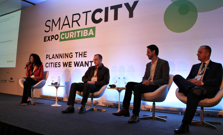 O superintendente executivo do Serviço Social Autônomo (Paranacidade), Álvaro Cabrini Junior, apresentou nesta sexta-feira (22) uma palestra no SmartCity , em Curitiba. Com o tema ?Cidades Circulares - Planejanfo Cidades Sustentáveis, Inovadoras e Inclusivas?  -  cURITIBA, 22/03/2019  -  fOTO: dIVULGAÇÃO sedu