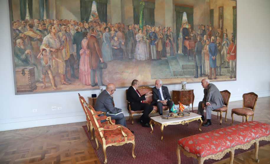 Vice-governador Darci Piana recebe o embaixador da República da Macedônia do Norte, Ivica Bocevski - Curitiba, 18/03/2019 - Foto: José Fernando Ogurta/ANPr