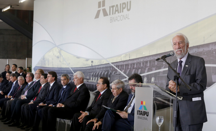 O governador em exercício Darci Piana participou nesta terça-feira (26); da cerimônia de posse do novo diretor-geral brasileiro da Itaipu; general Joaquim Silva e Luna; em Foz do Iguaçu. Presentes na solenidade: Presidente do Brasil; Jair Bolsonaro; presidente do Paraguai; Mario Abdo Benítez; ministros brasileiros de Minas e Energia; almirante Bento Albuquerque e de Relações Exteriores; Ernesto Araújo; entre outros.; -; Foz do Iguaçu; 26/02/2019; -; Foto: Arnaldo Alves/ANPr