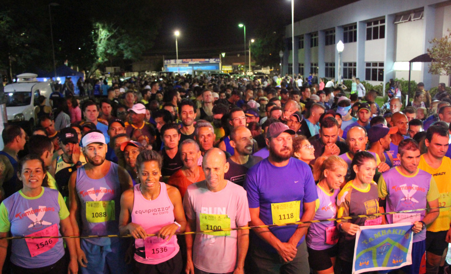 Corrida Noturna da PM tem mais de 500 participantes em Araucária (PR), na RMC. Foto: Soldado Fernando Chauchuti