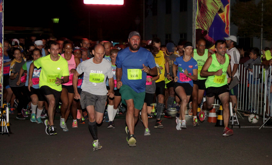 Corrida Noturna da PM tem mais de 500 participantes em Araucária (PR), na RMC. Foto: Soldado Fernando Chauchuti