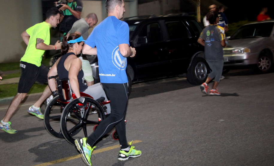 Corrida Noturna da PM tem mais de 500 participantes em Araucária (PR), na RMC. Foto: Soldado Fernando Chauchuti