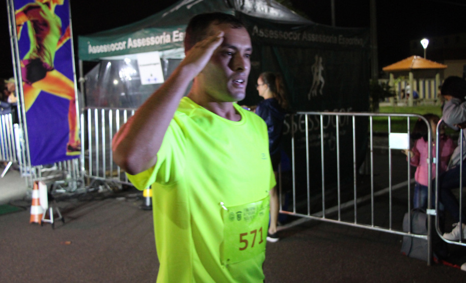 Corrida Noturna da PM tem mais de 500 participantes em Araucária (PR), na RMC. Foto: Soldado Fernando Chauchuti