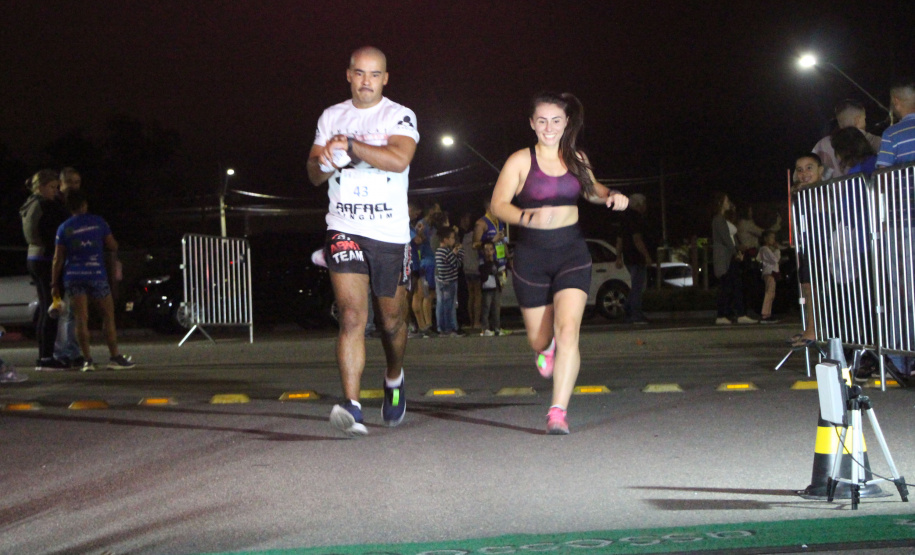 Corrida Noturna da PM tem mais de 500 participantes em Araucária (PR), na RMC. Foto: Soldado Fernando Chauchuti