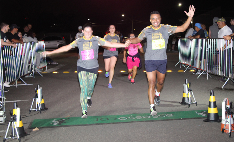 Corrida Noturna da PM tem mais de 500 participantes em Araucária (PR), na RMC. Foto: Soldado Fernando Chauchuti