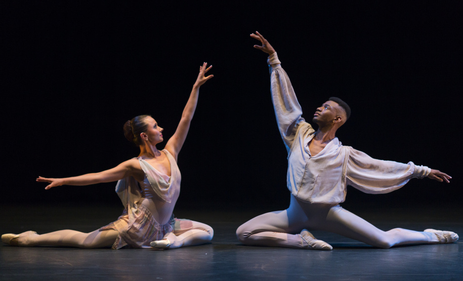 O Balé Teatro Guaíra completa 50 anos em 2019 com uma programação especial e apresenta uma mostra de repertório com grandes sucessos da companhia, incluindo O Grande Circo Místico (foto) e O Segundo Sopro. - Curitiba, 25/03/2019 - Foto: Maringas Maciel/Teatro Guaíra