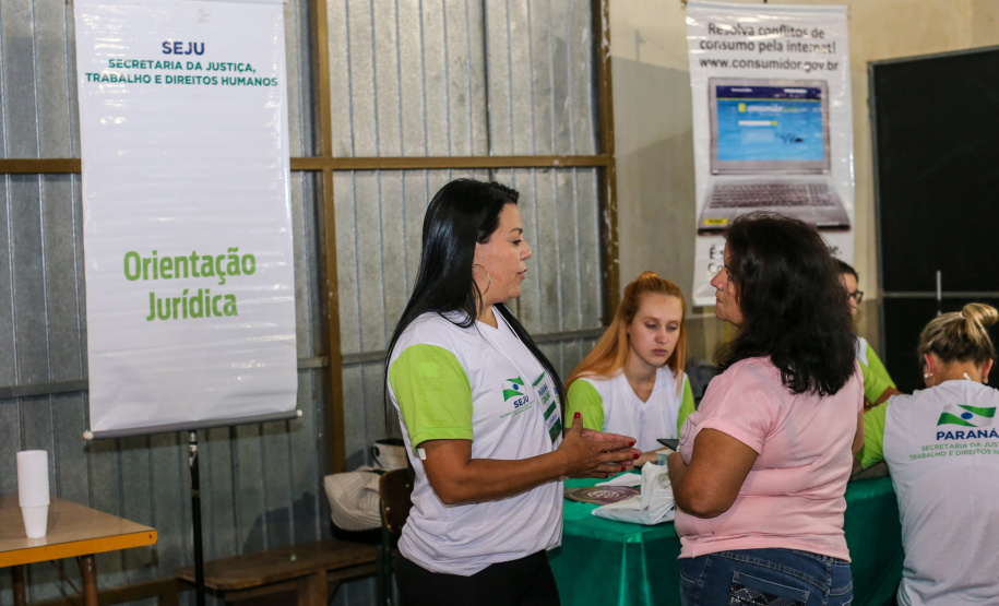 Feira de serviços gratuitos chega à população de Porto Barreiro.Foto: Geraldo Bubniak/ Arquivo ANPr