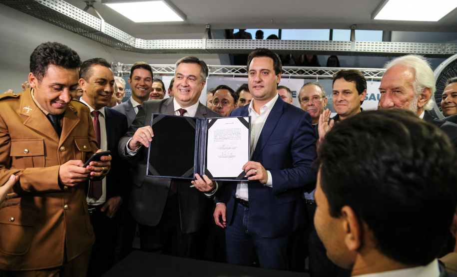 Governador Carlos Massa Ratinho Junior participa da posse do secretário de Estado da Saúde, Carlos Alberto Gebrim Preto (Beto Preto). Curitiba, 25/03/2019. Foto: Geraldo Bubniak/ANPr