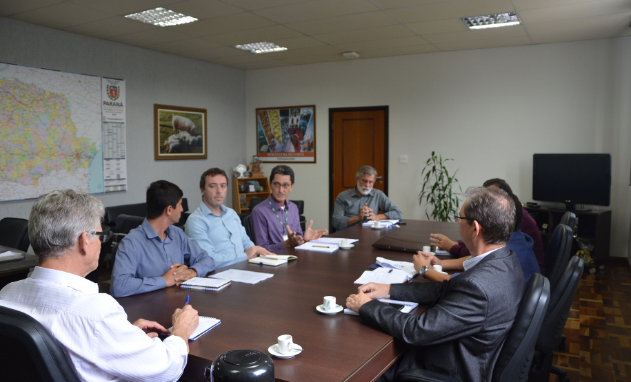 Produtores familiares do município de Cerro Azul, na Região Metropolitana de Curitiba, terão apoio do Governo do Estado para elevar o padrão da fruticultura, especialmente da tangerina ponkan