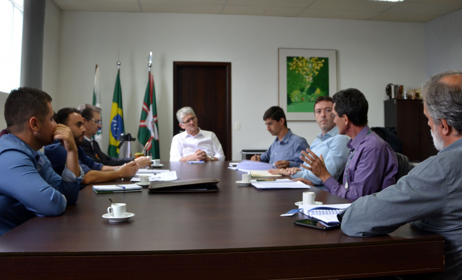 Produtores familiares do município de Cerro Azul, na Região Metropolitana de Curitiba, terão apoio do Governo do Estado para elevar o padrão da fruticultura, especialmente da tangerina ponkan