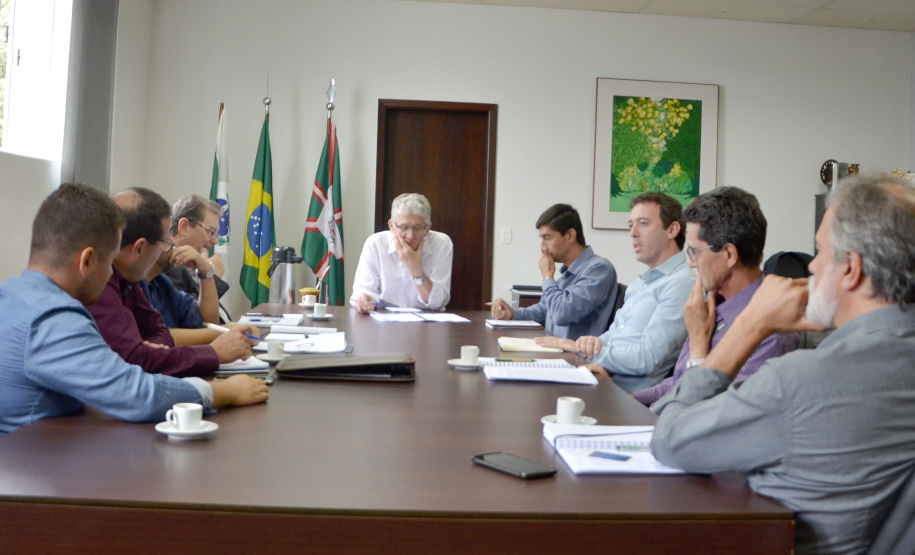 Produtores familiares do município de Cerro Azul, na Região Metropolitana de Curitiba, terão apoio do Governo do Estado para elevar o padrão da fruticultura, especialmente da tangerina ponkan