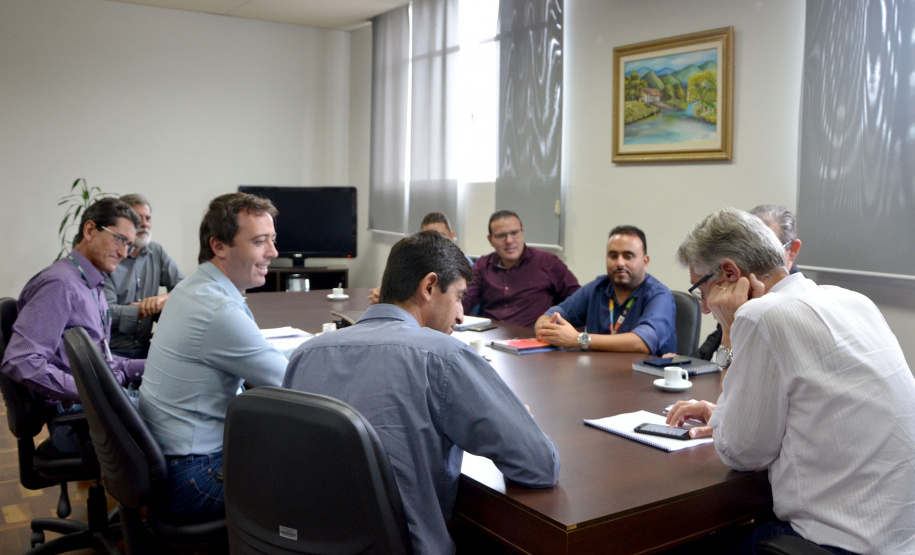 Produtores familiares do município de Cerro Azul, na Região Metropolitana de Curitiba, terão apoio do Governo do Estado para elevar o padrão da fruticultura, especialmente da tangerina ponkan