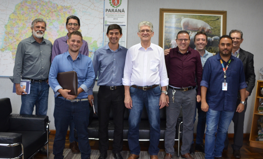 Produtores familiares do município de Cerro Azul, na Região Metropolitana de Curitiba, terão apoio do Governo do Estado para elevar o padrão da fruticultura, especialmente da tangerina ponkan